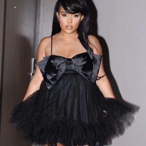 Elegant Black Mini Dress with Bow Detail